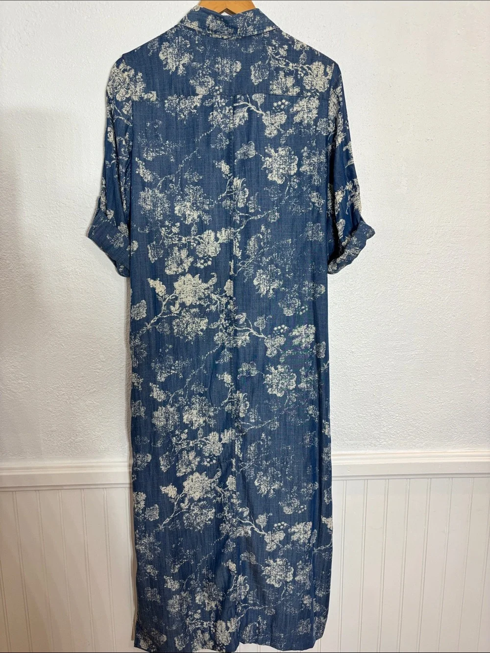 Chico's Blue Floral Chambray Denim Maxi Shirt Dress Split Hem Size 1 | Med - Picture 7 of 7